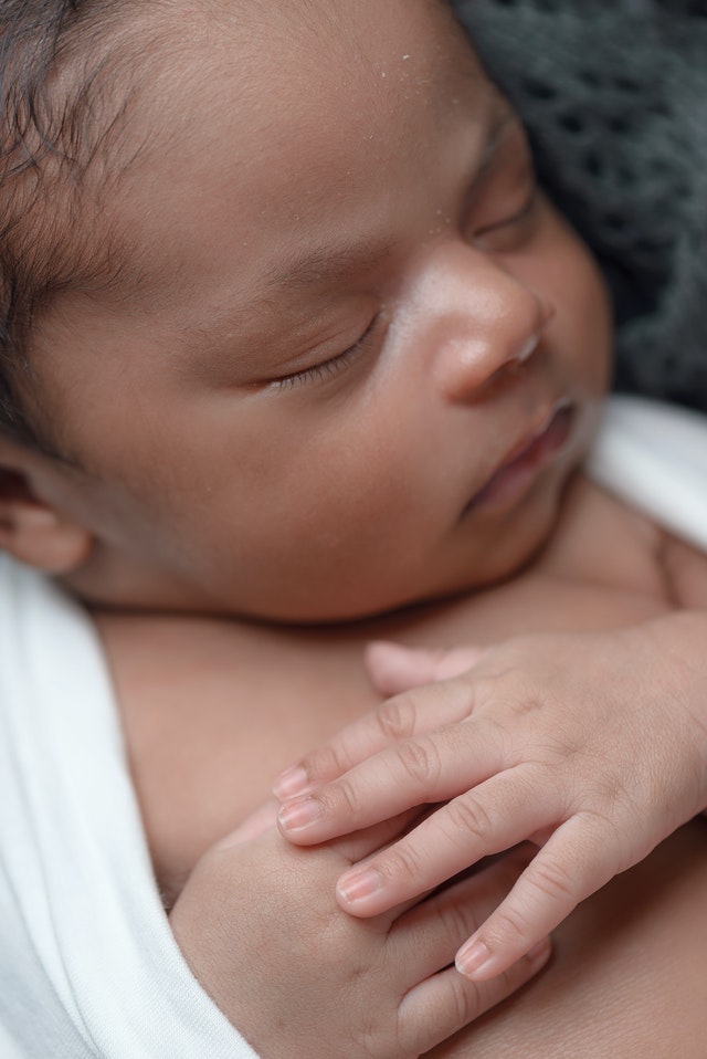 Neugeborenenzittern: Ein Erfahrungsbericht – Wenn ein Säugling anfängt zu zittern