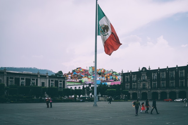 Das Bild zeigt die Flagge Mexikos