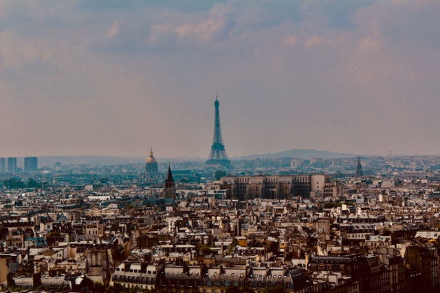 In Paris günstig Urlaub machen