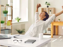 Wie Sie Bewegungsroutinen im Büro effektiv implementieren – ohne Produktivitätsverlust