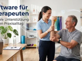 Physiotherapeutin und Patient in entspannter Therapiesituation, symbolisch unterstützt durch digitale Organisation.